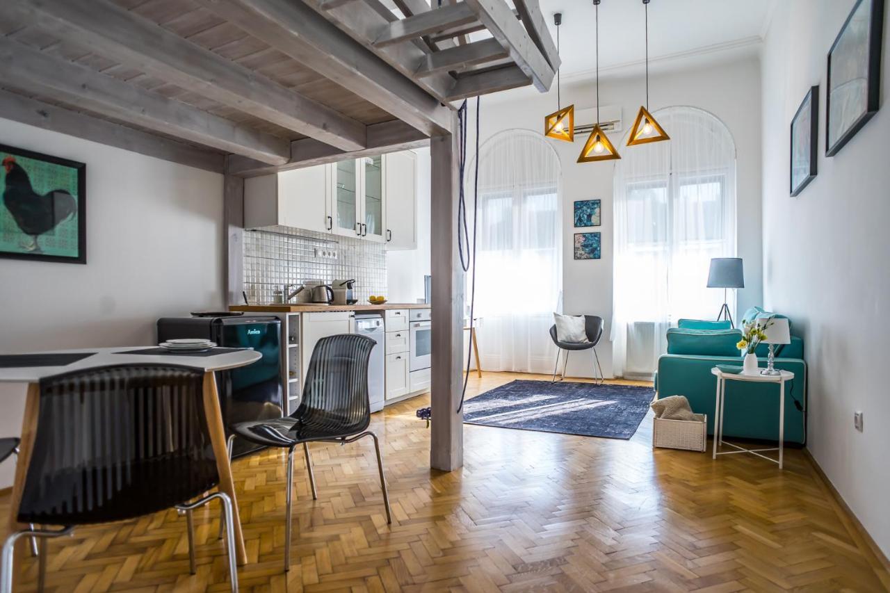 Ybl Apartment City Center Szekesfehervar Ngoại thất bức ảnh
