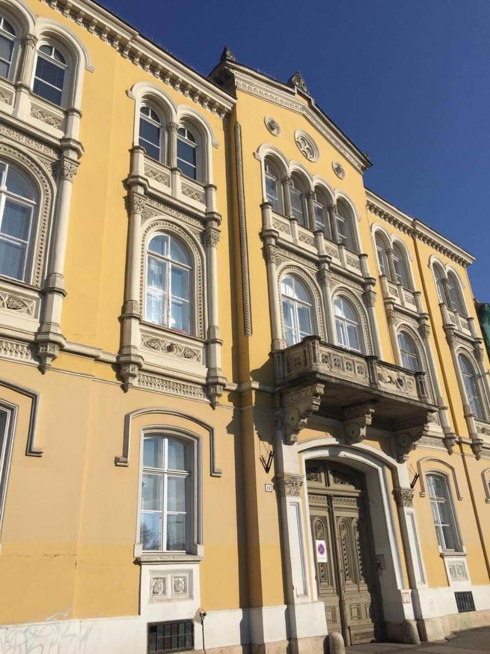 Ybl Apartment City Center Szekesfehervar Ngoại thất bức ảnh