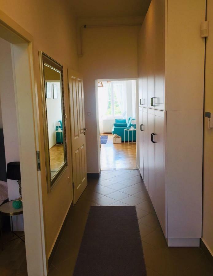 Ybl Apartment City Center Szekesfehervar Ngoại thất bức ảnh